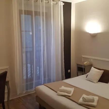 酒店 Du Chateau - Et Cazenac 贝纳克和卡泽纳克