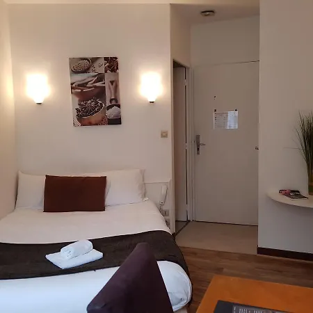 Hotel Du Château - Et Cazenac 2*