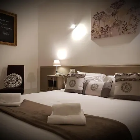 Du Chateau - Et Cazenac 2* 贝纳克和卡泽纳克