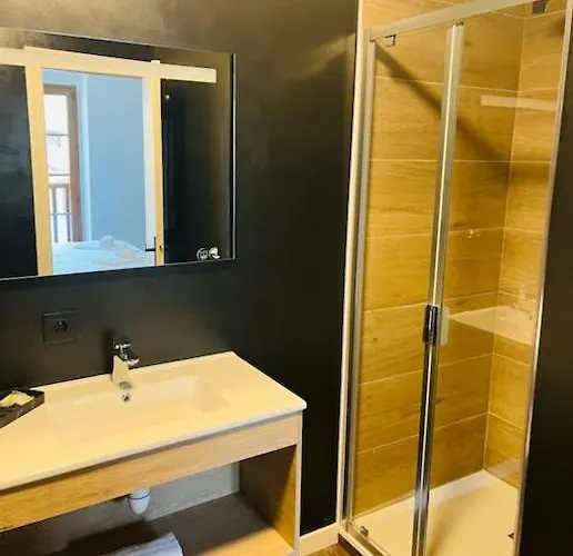 Hotel Du Chateau - Et Cazenac 2*