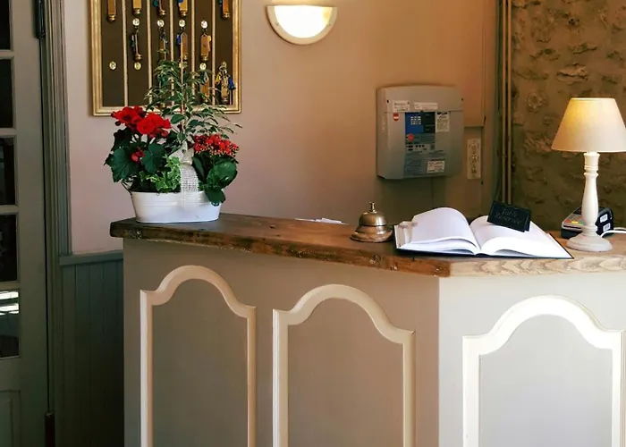 Du Chateau - Et Cazenac 2*