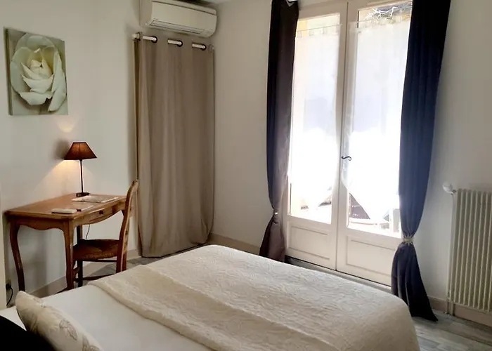 Du Chateau - Et Cazenac فندق بيناك إي كازوناك