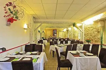 Du Chateau - Et Cazenac Hotel