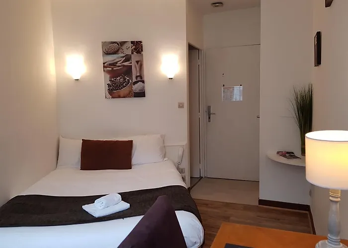 Hotel Du Chateau - Et Cazenac 2*